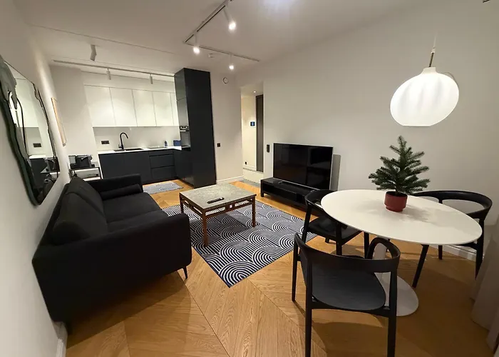 Cozy 2-room In Center *